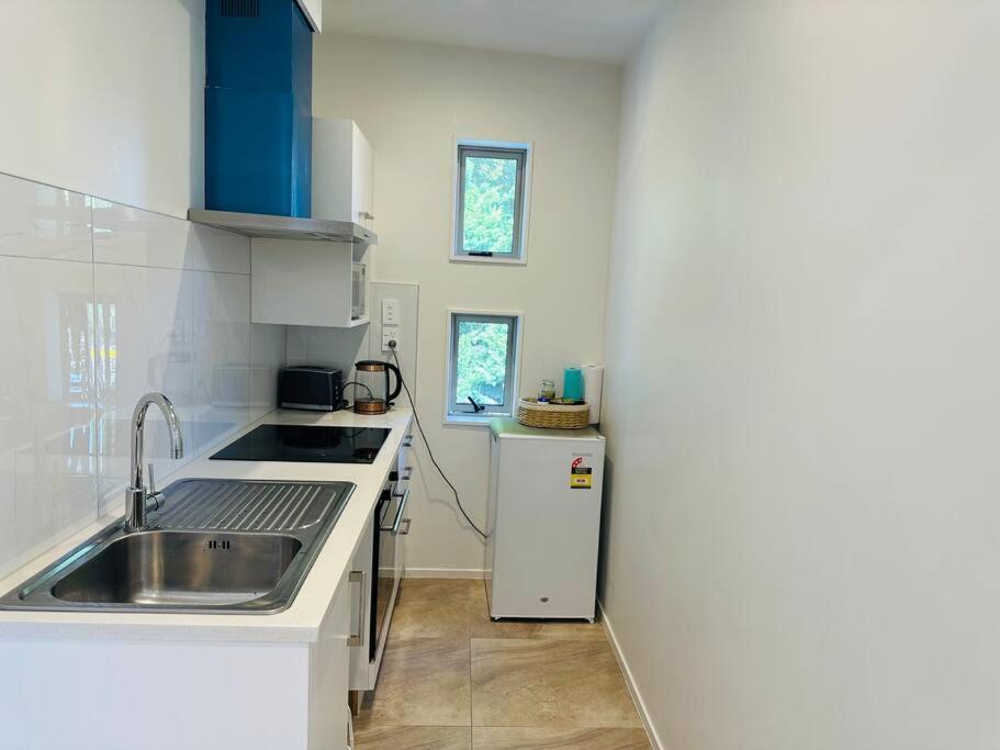 Otahuhu Town Centre Brand New Apartment 8B Оукланд Екстериор снимка