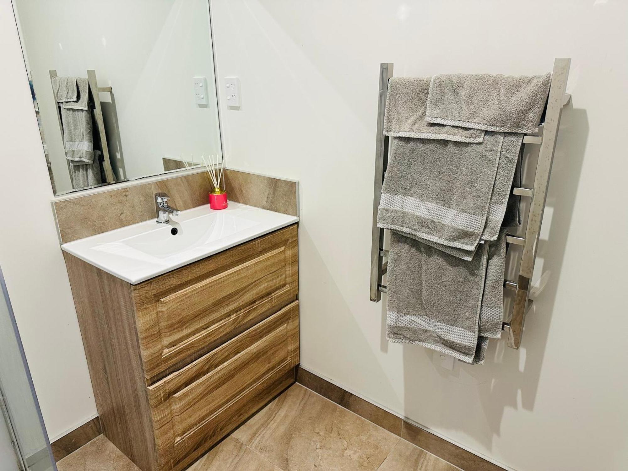 Otahuhu Town Centre Brand New Apartment 8B Оукланд Екстериор снимка